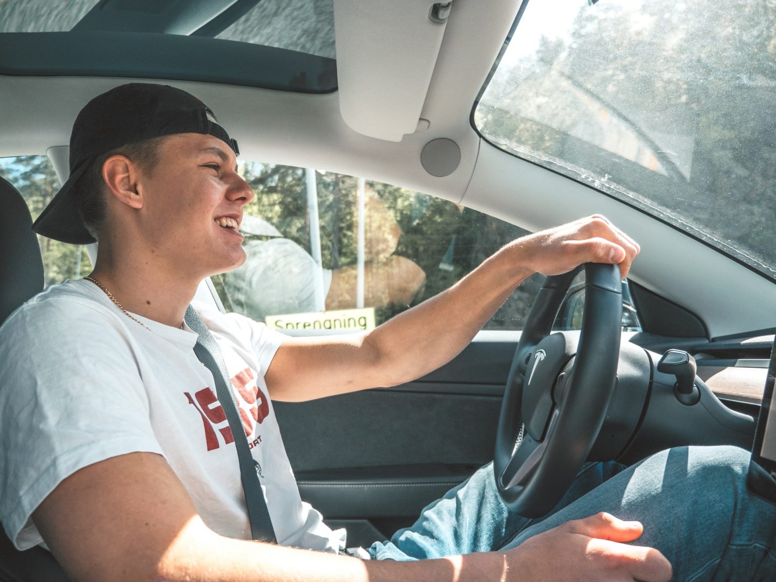 Tips voor het kiezen van een rijschool: vergelijk rijscholen op slagingspercentage en prijs voor de beste keuze