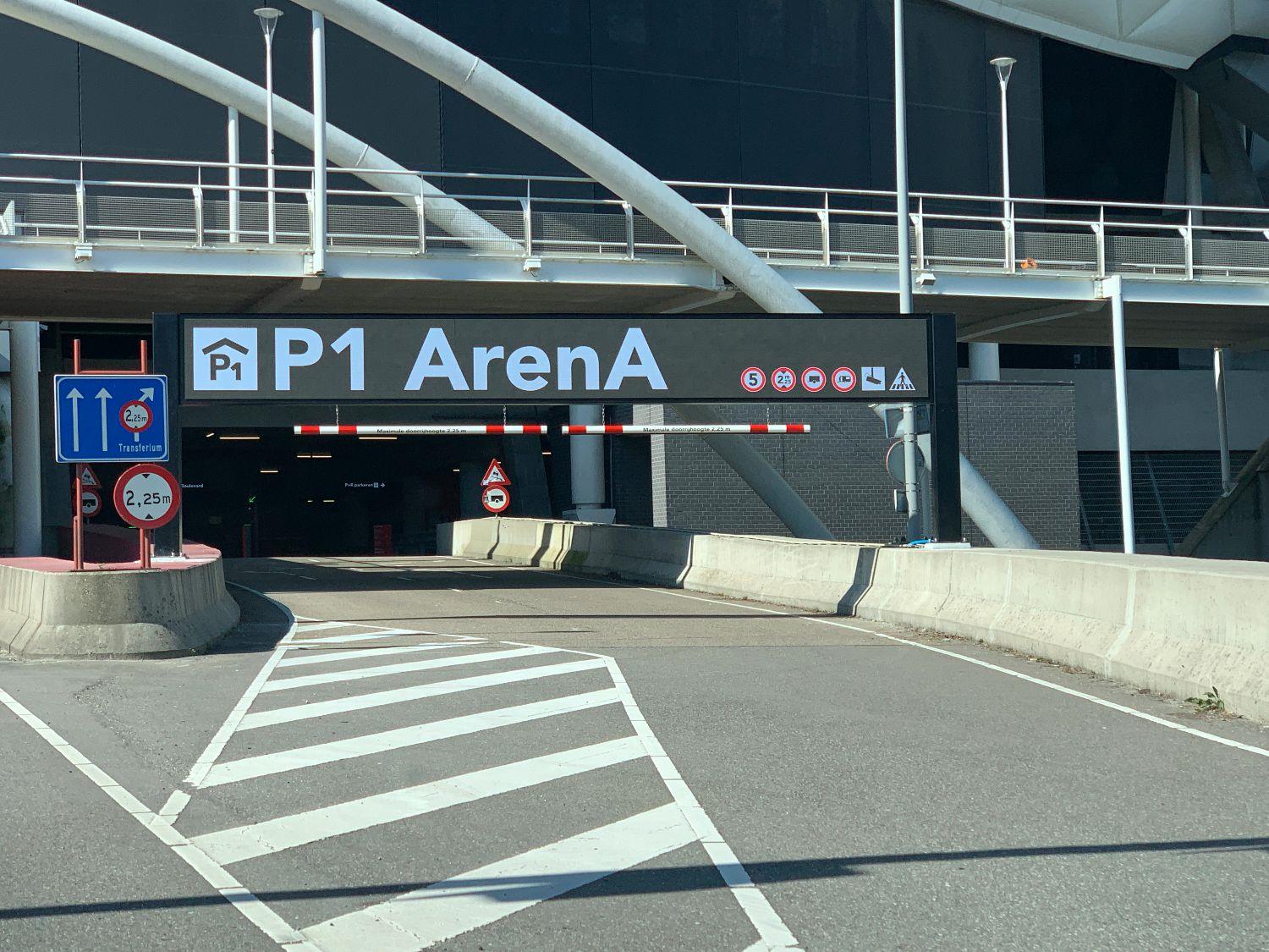 Johan Cruijff Arena met parkeerverwijssystemen en parkeerroute-informatiesystemen voor efficiënt verkeersbeheer